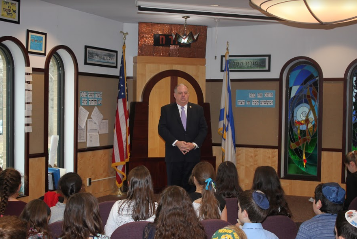 Maryland Governor Larry Hogan meets with the fifth grade students in the Beit Midrash on Dec. 16. 