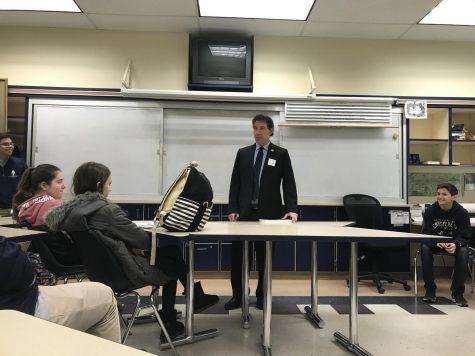 Congressman Jamie Raskin presents to progressive club