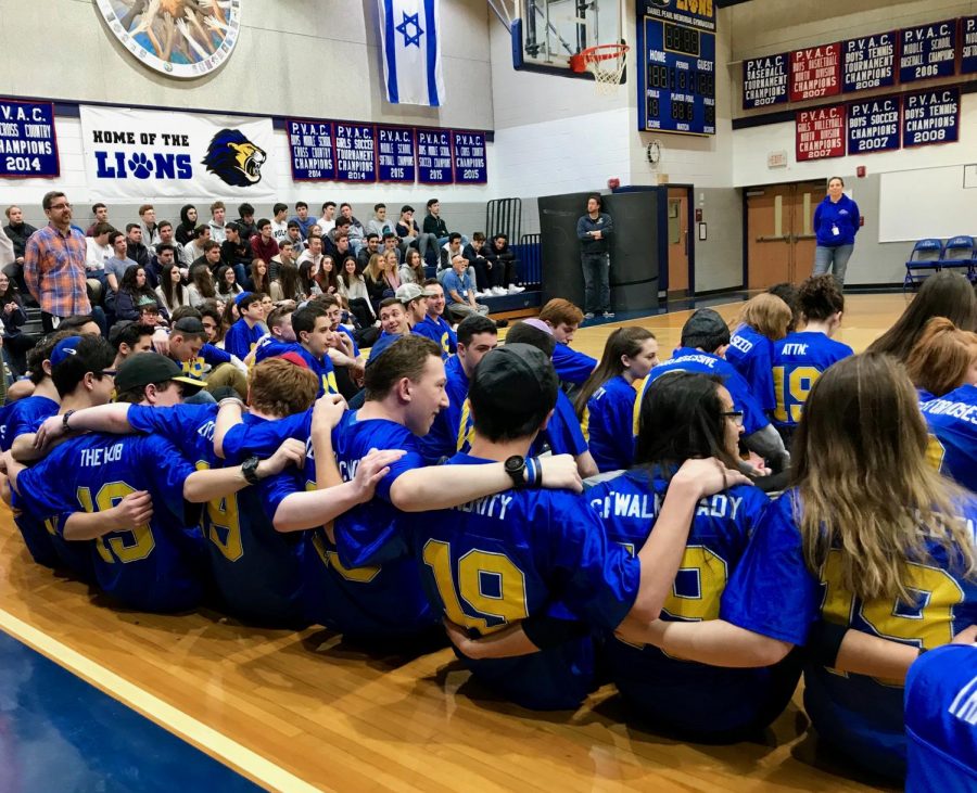 The class of 2019 put their arms around each other as the D’var Torah was delivered and student, teacher performances took place at the school-wide Kabbalat Shabbat. They continued their celebration after school in the senior lounge.