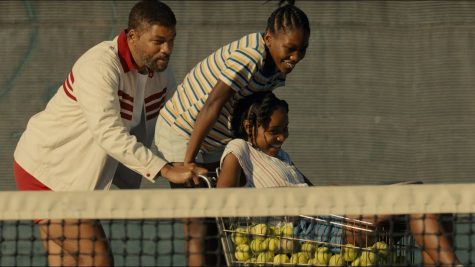 Richard Williams playing with his daughters, Serena and Venus. 