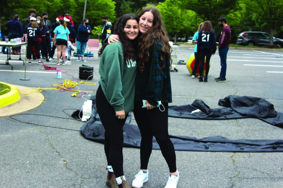 At USY’s first in-person regional event since before the pandemic, junior Devorah Freeman reconnects with a friend who she does not get to see often. “I was so excited to be with her and really excited to see USY coming back,” Freeman said.