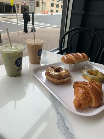 Along with typical French pastries, you can also find coffee and other drinks at Paris Baguette. 