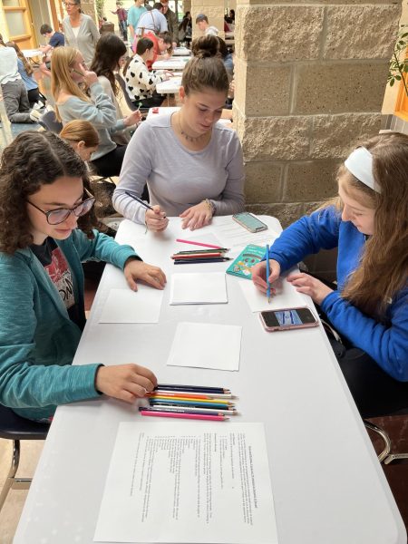 High school students write supportive letters to IDF soldiers on the front lines of the current conflict.
