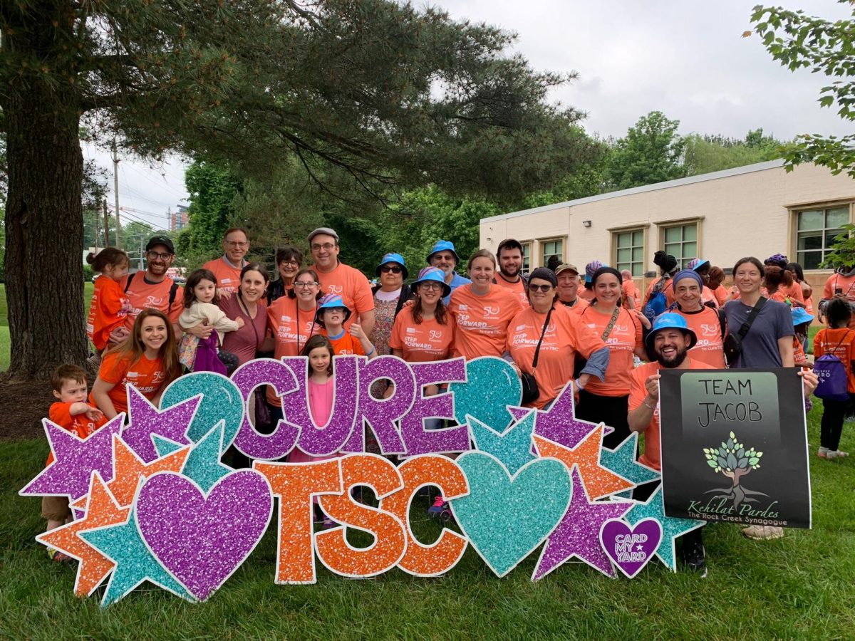 Cepler’s synagogue community, Kehilat Pardes, shows support for Jacob at a TSC walk-a-thon. Photo from Michal Cepler, used with permission.