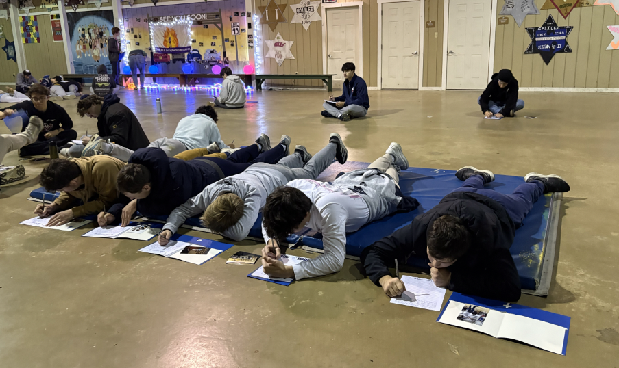 Seniors reflected on their time at JDS during sessions at the Shabbaton. 