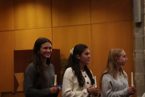 Navigation to Story: Quill and Scroll honors members of school publications